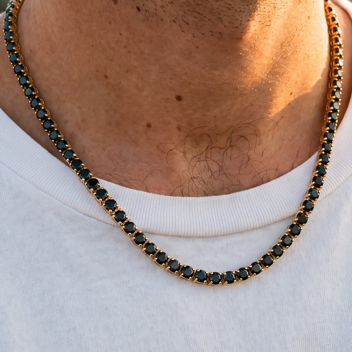 Onyx Doré tennis chain close-up