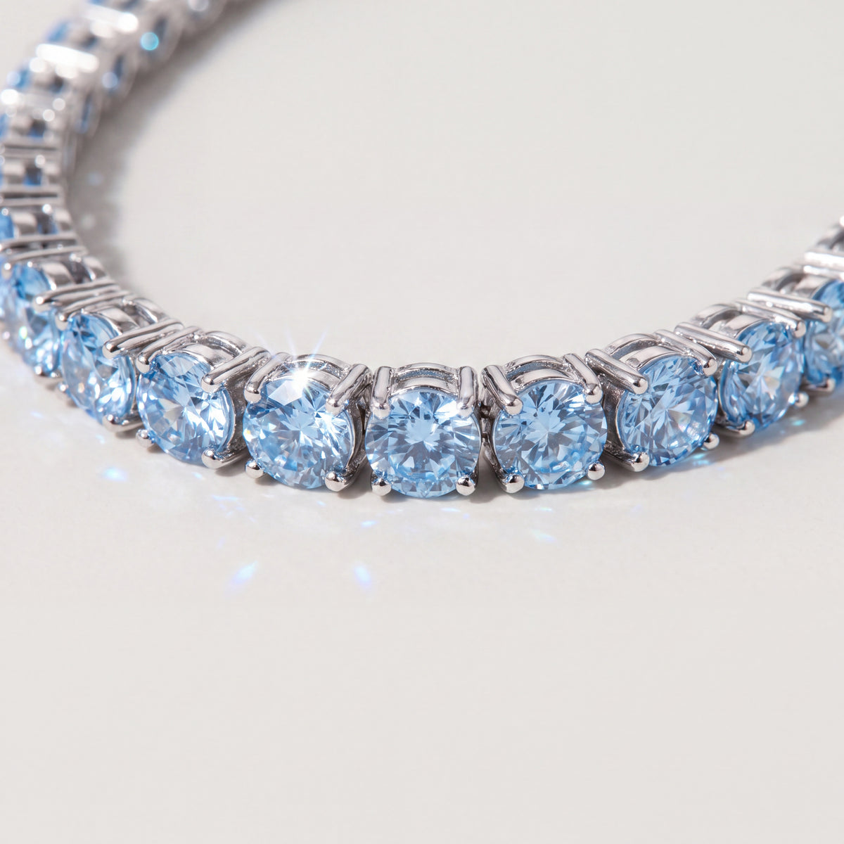 Macro detail of the Aqua Capri chain