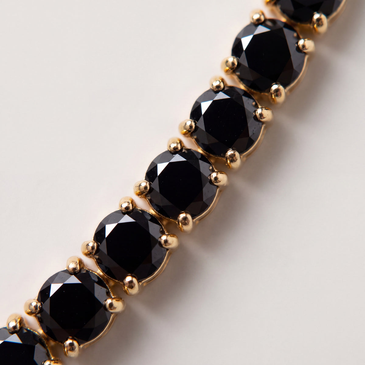 Macro detail of the Onyx Dore Chain